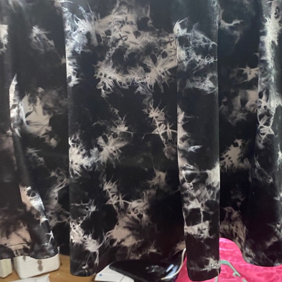 Black and White Tie-Dye Skirt - Picture 2 of 4